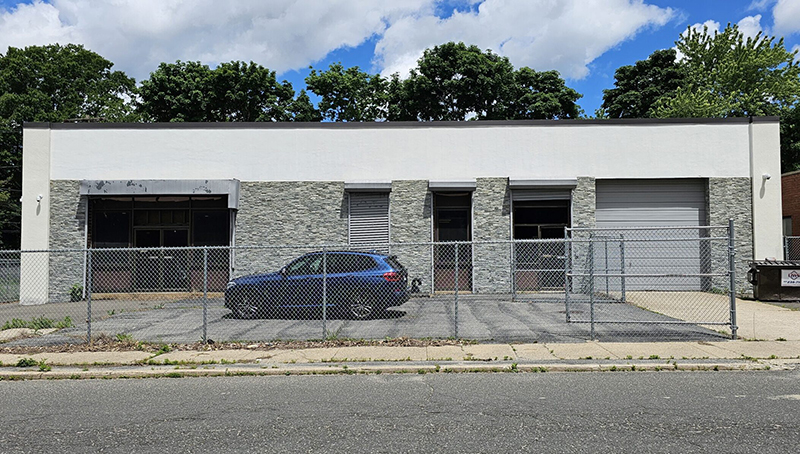 Hackett of Metro Realty Services brokers two sales